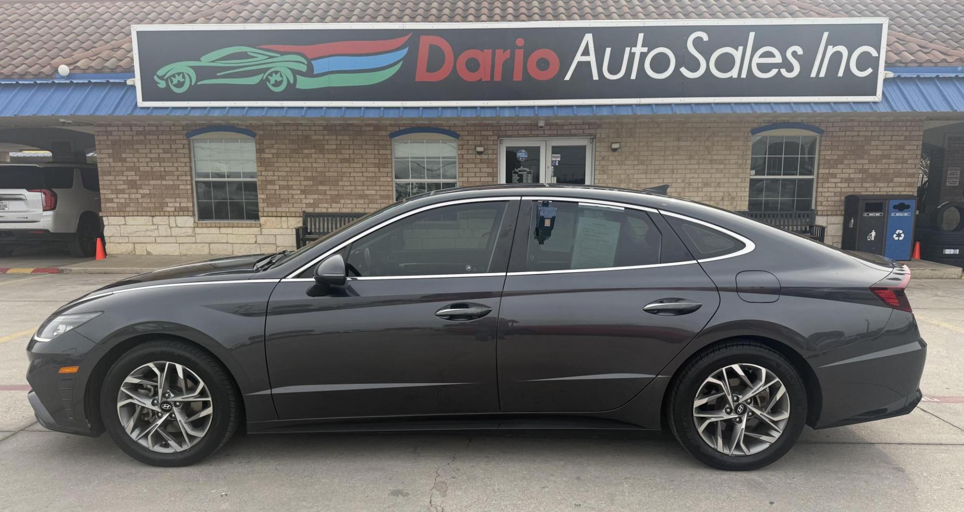 2020 Gray Hyundai Sonata (5NPEF4JA9LH) with an 2.5L L4 DOHC 16V engine, located at 2401 E Main St., Grand Prairie, TX, 75050, (972) 262-4440, 32.748981, -96.969643 - Photo#11