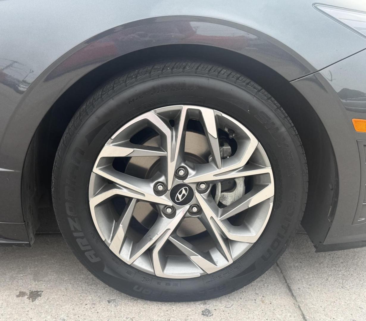 2020 Gray Hyundai Sonata (5NPEF4JA9LH) with an 2.5L L4 DOHC 16V engine, located at 2401 E Main St., Grand Prairie, TX, 75050, (972) 262-4440, 32.748981, -96.969643 - Photo#18