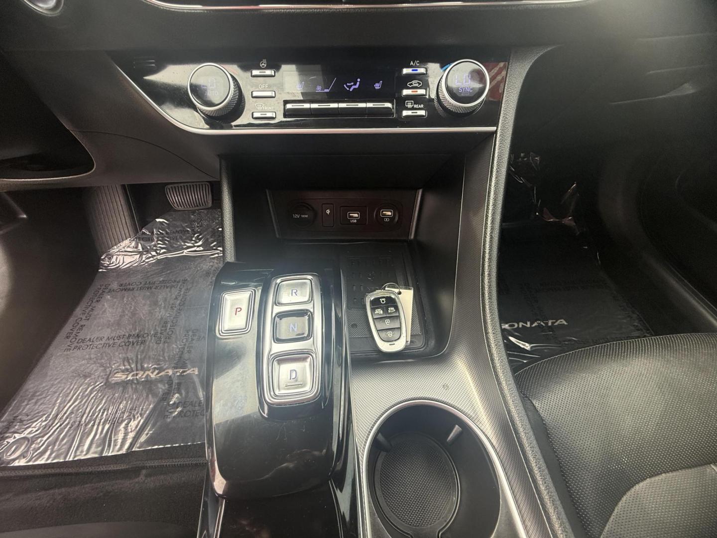 2020 Gray Hyundai Sonata (5NPEF4JA9LH) with an 2.5L L4 DOHC 16V engine, located at 2401 E Main St., Grand Prairie, TX, 75050, (972) 262-4440, 32.748981, -96.969643 - Photo#19