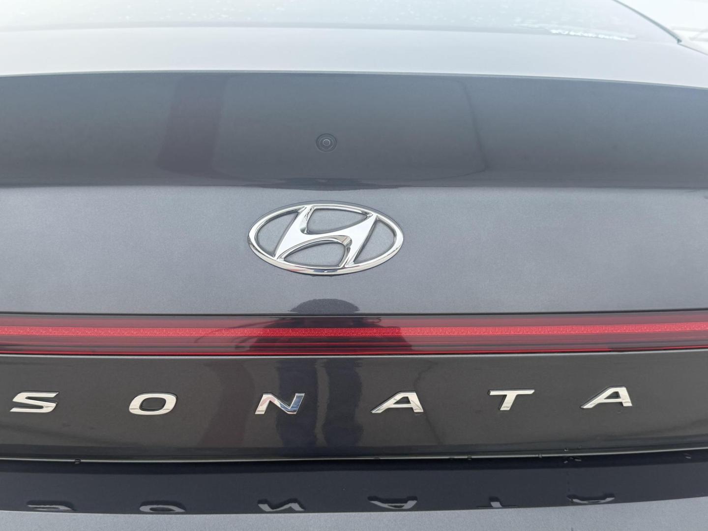 2020 Gray Hyundai Sonata (5NPEF4JA9LH) with an 2.5L L4 DOHC 16V engine, located at 2401 E Main St., Grand Prairie, TX, 75050, (972) 262-4440, 32.748981, -96.969643 - Photo#27