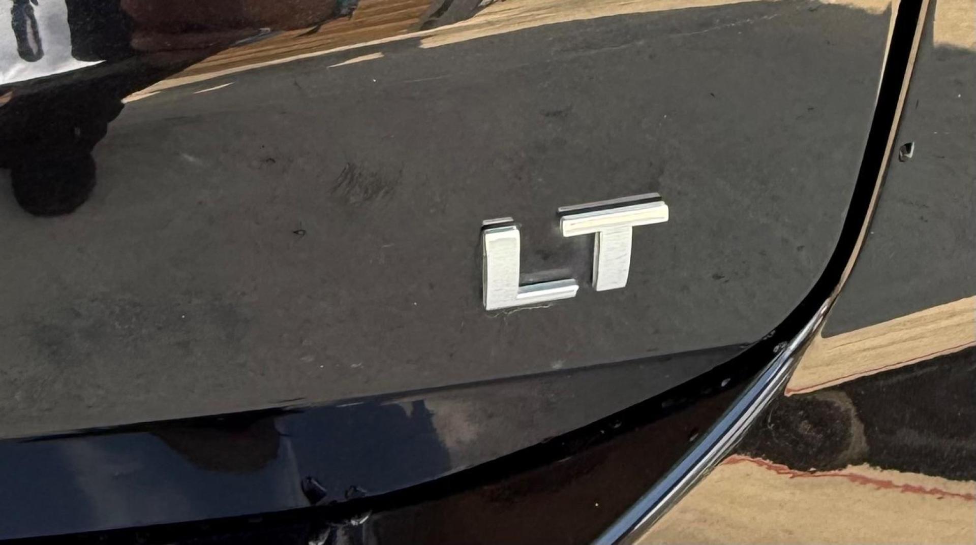 2020 BLACK Chevrolet Equinox LT 2WD (3GNAXKEV6LL) with an 1.5L L4 DOHC 16V TUR engine, 6-Speed Automatic transmission, located at 2401 E Main St., Grand Prairie, TX, 75050, (972) 262-4440, 32.748981, -96.969643 - Photo#32