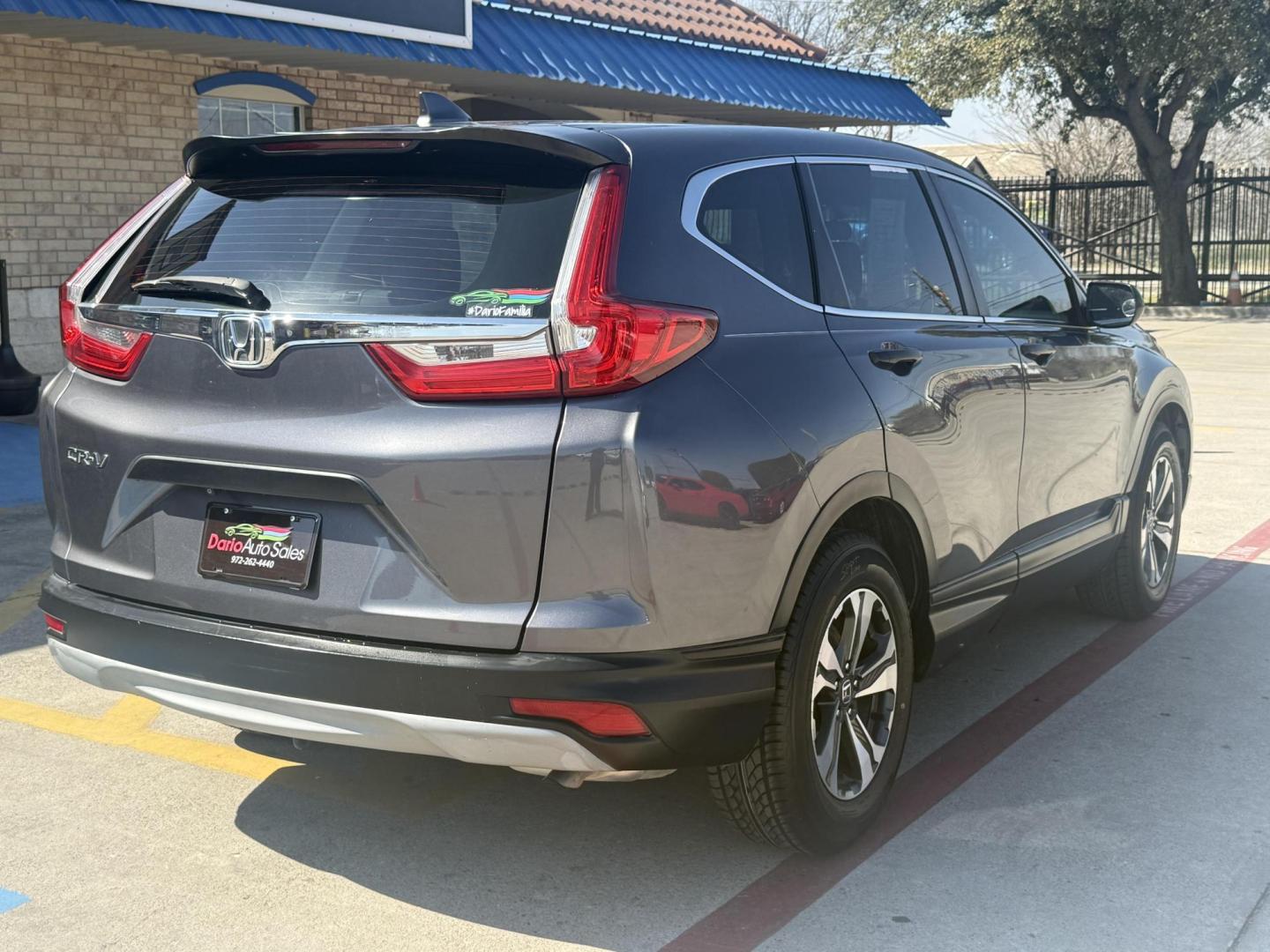 2017 Gray Honda Cr-V (2HKRW5H31HH) with an 2.4L L4 DOHC 16V engine, located at 2401 E Main St., Grand Prairie, TX, 75050, (972) 262-4440, 32.748981, -96.969643 - Photo#9