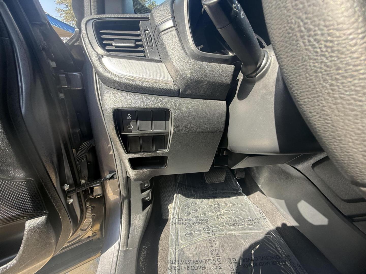 2017 Gray Honda Cr-V (2HKRW5H31HH) with an 2.4L L4 DOHC 16V engine, located at 2401 E Main St., Grand Prairie, TX, 75050, (972) 262-4440, 32.748981, -96.969643 - Photo#20