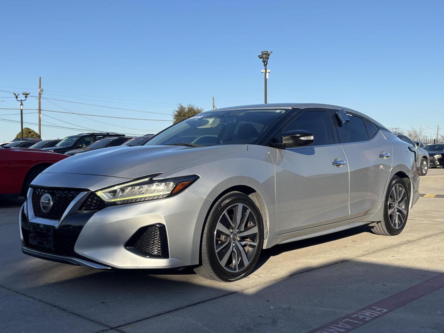 2019 Silver Nissan Maxima (1N4AA6AV8KC) with an 3.5L V6 DOHC 24V engine, located at 2401 E Main St., Grand Prairie, TX, 75050, (972) 262-4440, 32.748981, -96.969643 - Photo#8