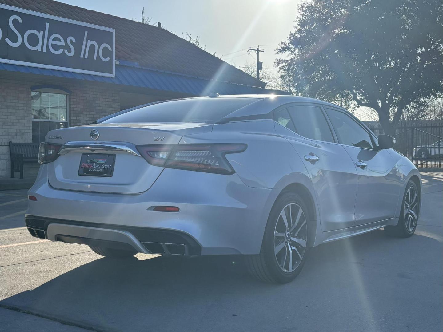 2019 Silver Nissan Maxima (1N4AA6AV8KC) with an 3.5L V6 DOHC 24V engine, located at 2401 E Main St., Grand Prairie, TX, 75050, (972) 262-4440, 32.748981, -96.969643 - Photo#9