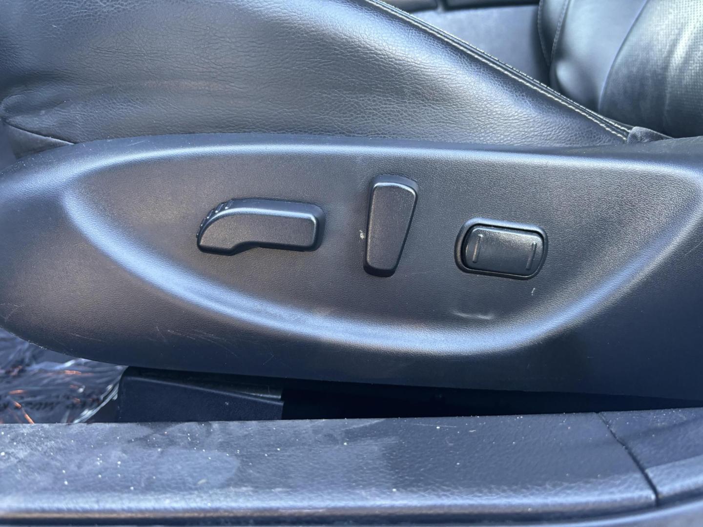 2019 Silver Nissan Maxima (1N4AA6AV8KC) with an 3.5L V6 DOHC 24V engine, located at 2401 E Main St., Grand Prairie, TX, 75050, (972) 262-4440, 32.748981, -96.969643 - Photo#20