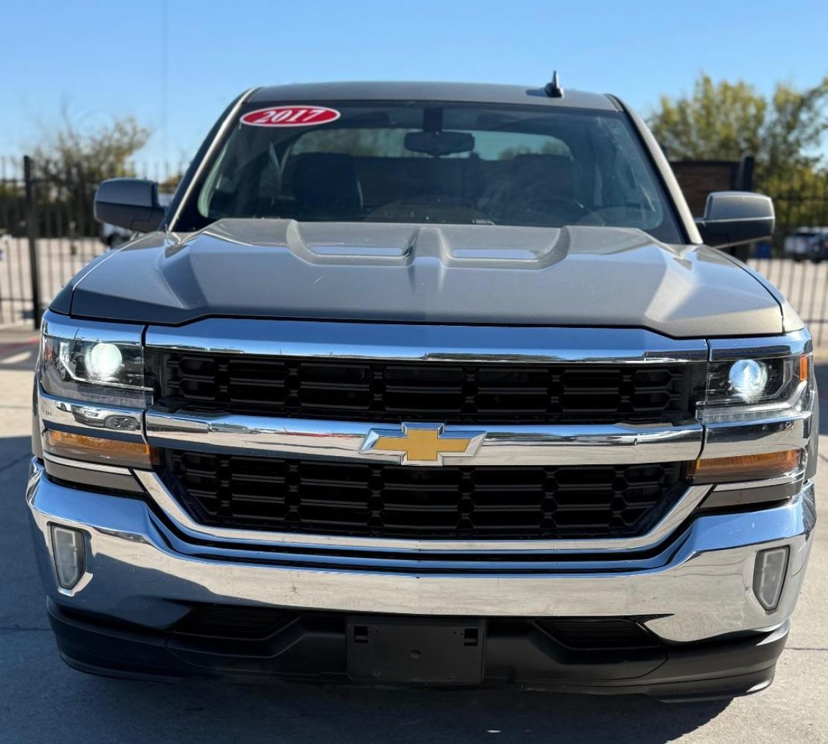 2017 Brown Chevrolet Silverado 1500 LT Double Cab 2WD (1GCRCREH6HZ) with an 4.3L V6 OHV 12V engine, 6-Speed Automatic transmission, located at 2401 E Main St., Grand Prairie, TX, 75050, (972) 262-4440, 32.748981, -96.969643 - Photo#1