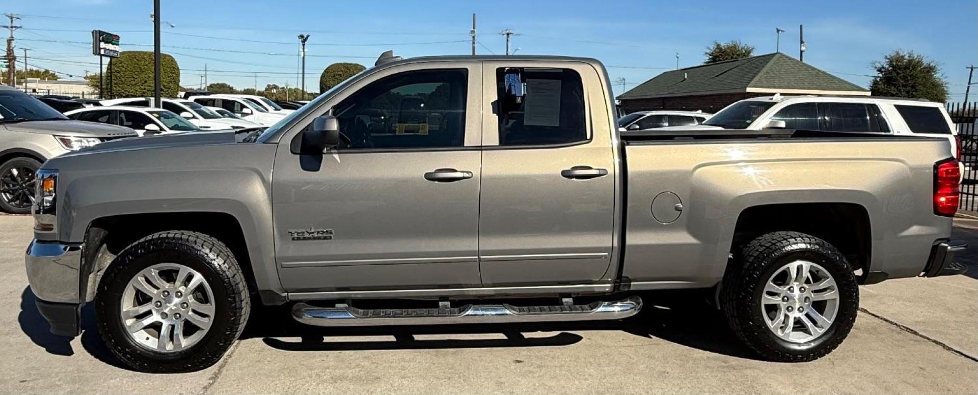 2017 Brown Chevrolet Silverado 1500 LT Double Cab 2WD (1GCRCREH6HZ) with an 4.3L V6 OHV 12V engine, 6-Speed Automatic transmission, located at 2401 E Main St., Grand Prairie, TX, 75050, (972) 262-4440, 32.748981, -96.969643 - Photo#5