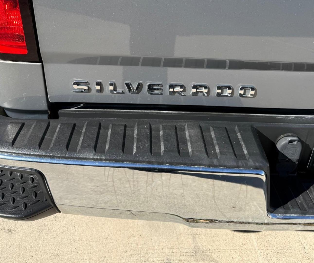 2017 Brown Chevrolet Silverado 1500 LT Double Cab 2WD (1GCRCREH6HZ) with an 4.3L V6 OHV 12V engine, 6-Speed Automatic transmission, located at 2401 E Main St., Grand Prairie, TX, 75050, (972) 262-4440, 32.748981, -96.969643 - Photo#9