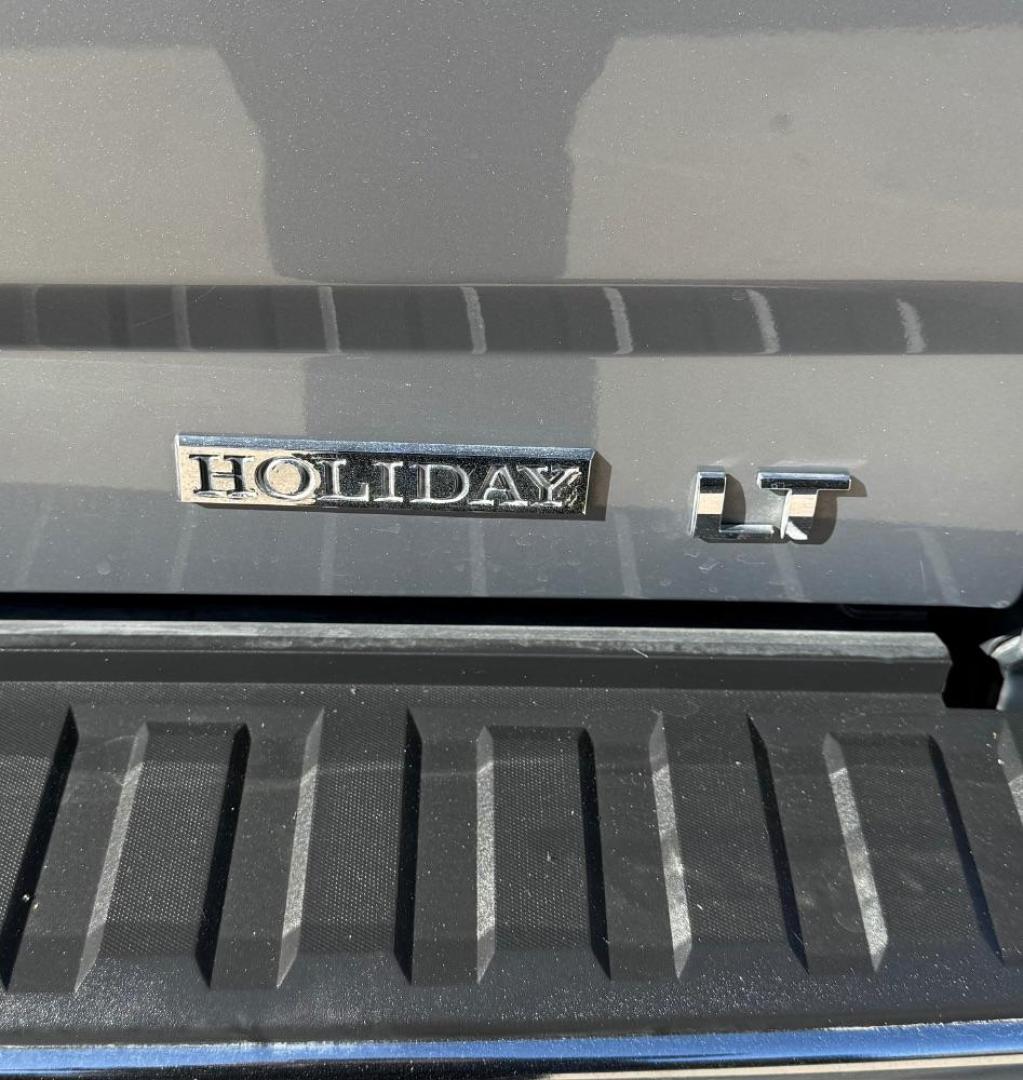 2017 Brown Chevrolet Silverado 1500 LT Double Cab 2WD (1GCRCREH6HZ) with an 4.3L V6 OHV 12V engine, 6-Speed Automatic transmission, located at 2401 E Main St., Grand Prairie, TX, 75050, (972) 262-4440, 32.748981, -96.969643 - Photo#11