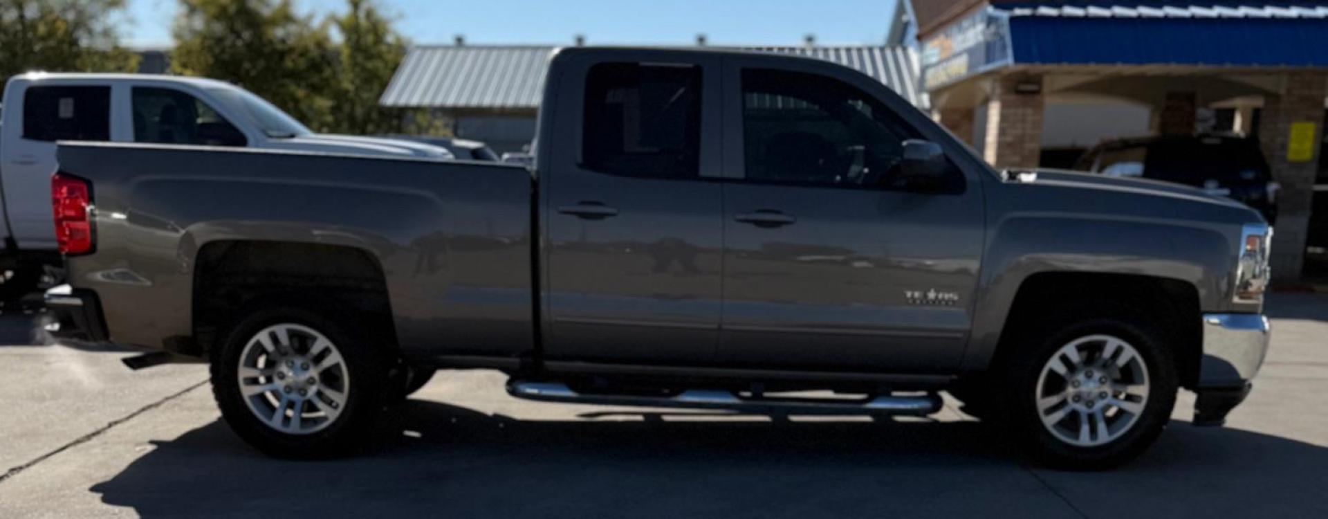 2017 Brown Chevrolet Silverado 1500 LT Double Cab 2WD (1GCRCREH6HZ) with an 4.3L V6 OHV 12V engine, 6-Speed Automatic transmission, located at 2401 E Main St., Grand Prairie, TX, 75050, (972) 262-4440, 32.748981, -96.969643 - Photo#16