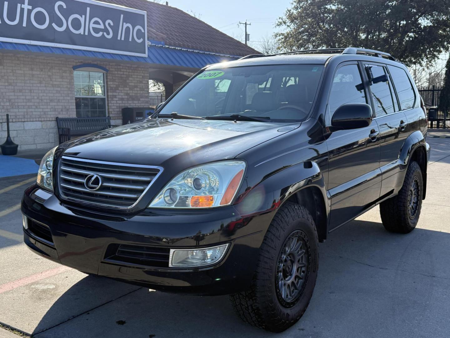 2007 Black Lexus Gx 470 (JTJBT20XX70) with an 4.7L V8 DOHC 32V engine, located at 2401 E Main St., Grand Prairie, TX, 75050, (972) 262-4440, 32.748981, -96.969643 - Photo#1