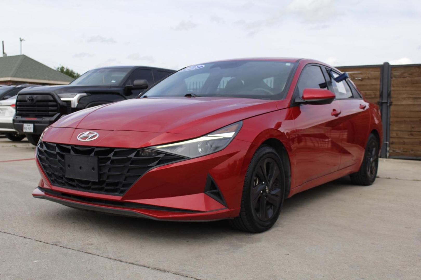 2021 red Hyundai Elantra SEL (5NPLM4AG7MH) with an 2.0L L4 DOHC 16V engine, 6-Speed Automatic transmission, located at 2401 E Main St., Grand Prairie, TX, 75050, (972) 262-4440, 32.748981, -96.969643 - Photo#1