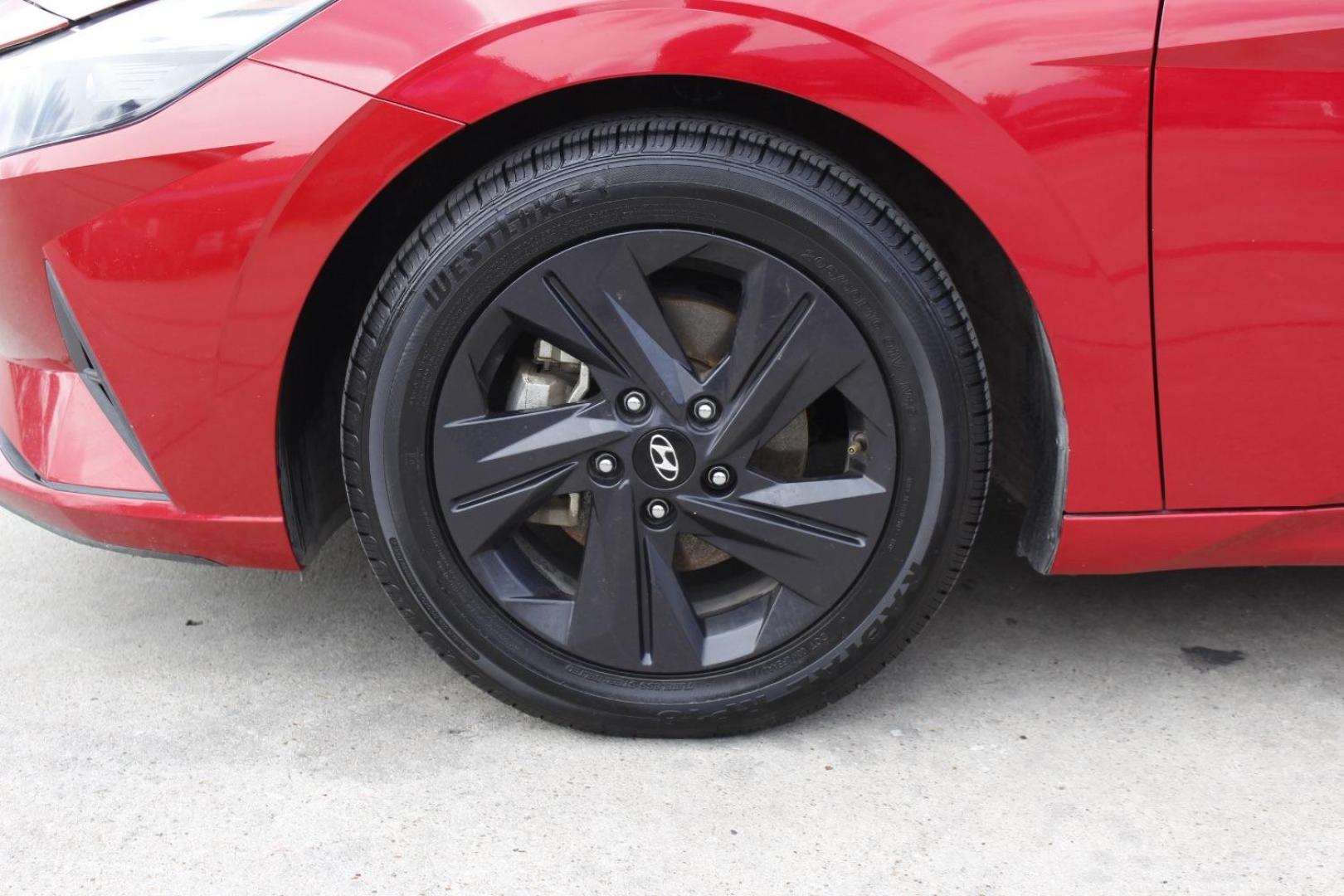 2021 red Hyundai Elantra SEL (5NPLM4AG7MH) with an 2.0L L4 DOHC 16V engine, 6-Speed Automatic transmission, located at 2401 E Main St., Grand Prairie, TX, 75050, (972) 262-4440, 32.748981, -96.969643 - Photo#3