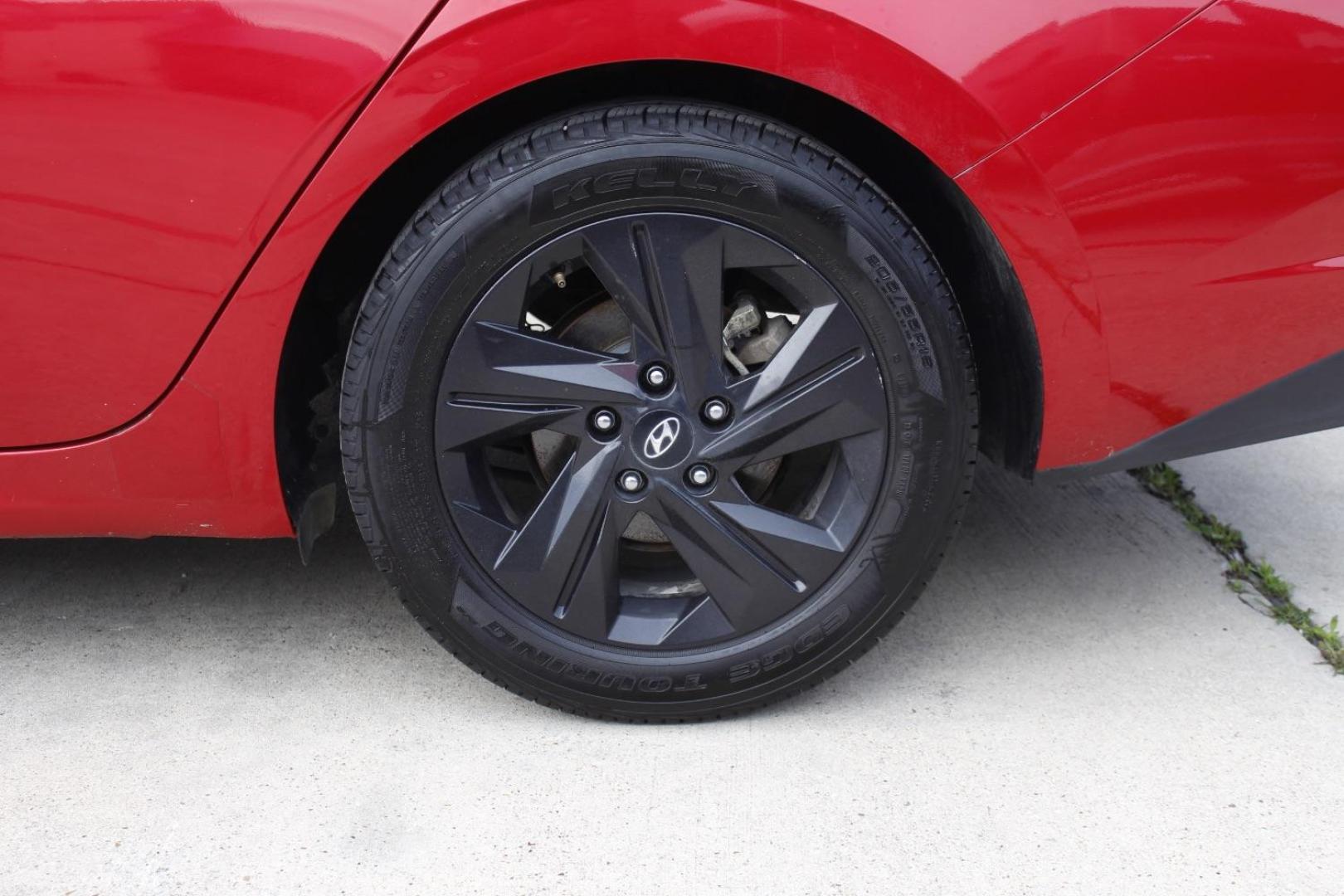 2021 red Hyundai Elantra SEL (5NPLM4AG7MH) with an 2.0L L4 DOHC 16V engine, 6-Speed Automatic transmission, located at 2401 E Main St., Grand Prairie, TX, 75050, (972) 262-4440, 32.748981, -96.969643 - Photo#4