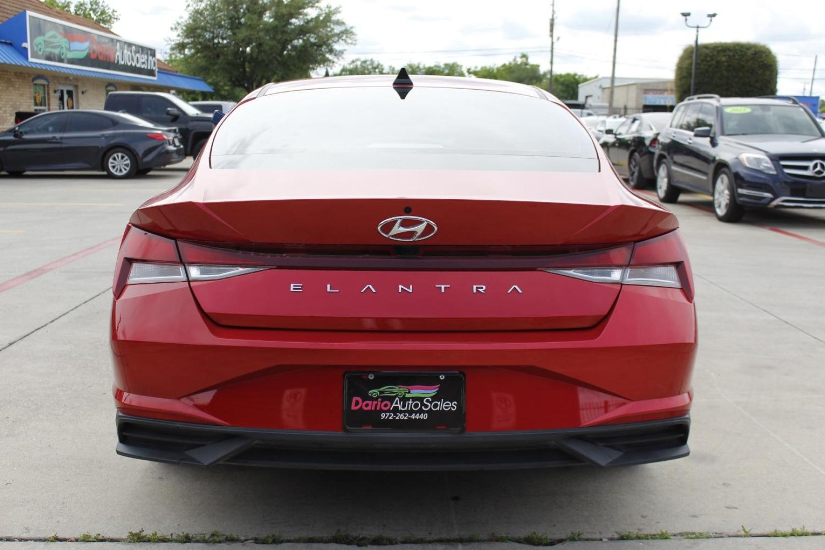 2021 red Hyundai Elantra SEL (5NPLM4AG7MH) with an 2.0L L4 DOHC 16V engine, 6-Speed Automatic transmission, located at 2401 E Main St., Grand Prairie, TX, 75050, (972) 262-4440, 32.748981, -96.969643 - Photo#5