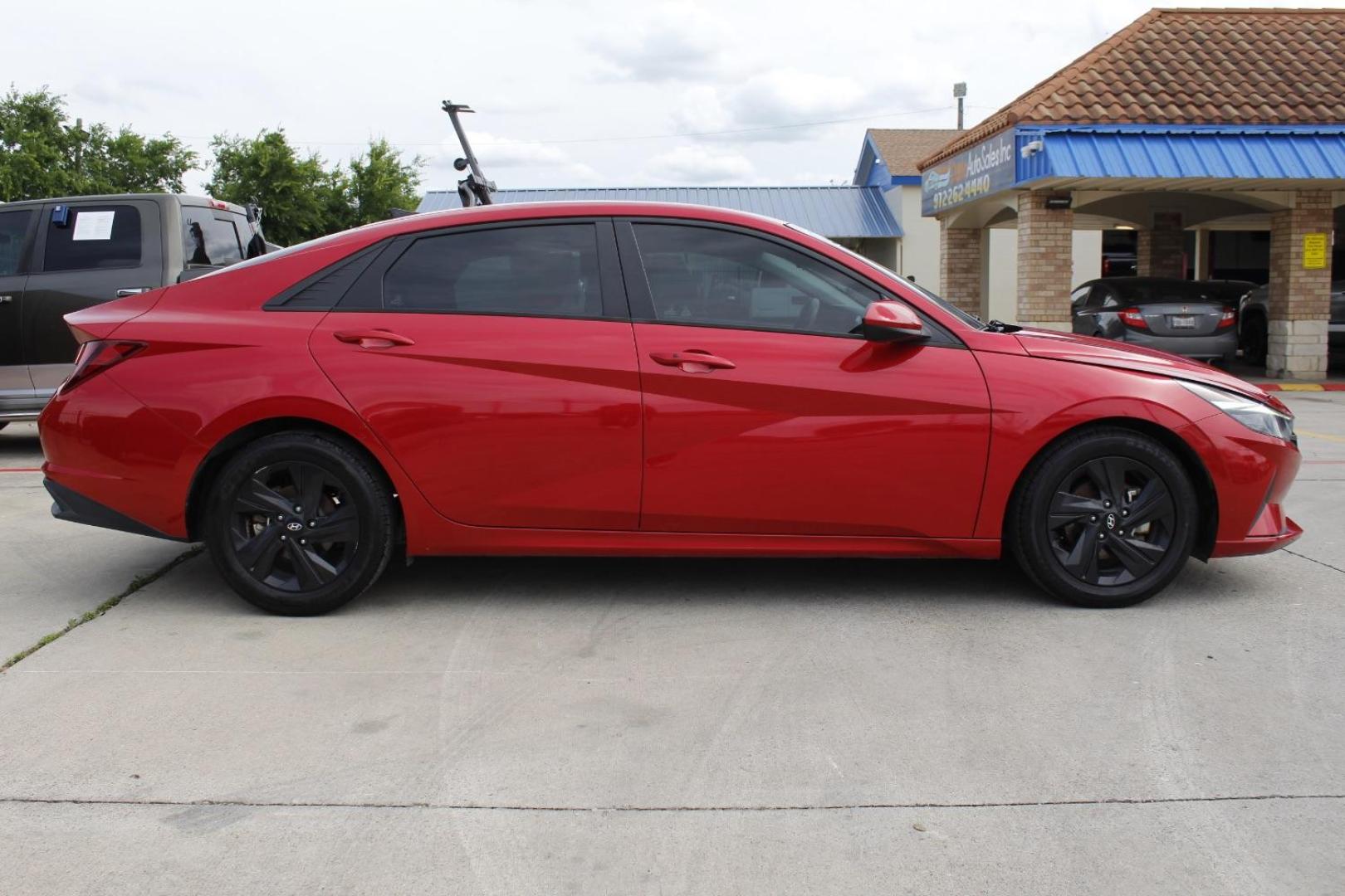 2021 red Hyundai Elantra SEL (5NPLM4AG7MH) with an 2.0L L4 DOHC 16V engine, 6-Speed Automatic transmission, located at 2401 E Main St., Grand Prairie, TX, 75050, (972) 262-4440, 32.748981, -96.969643 - Photo#7
