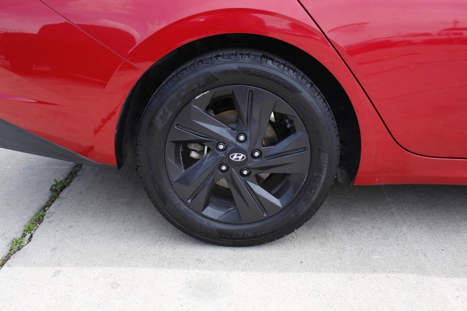 2021 red Hyundai Elantra SEL (5NPLM4AG7MH) with an 2.0L L4 DOHC 16V engine, 6-Speed Automatic transmission, located at 2401 E Main St., Grand Prairie, TX, 75050, (972) 262-4440, 32.748981, -96.969643 - Photo#9