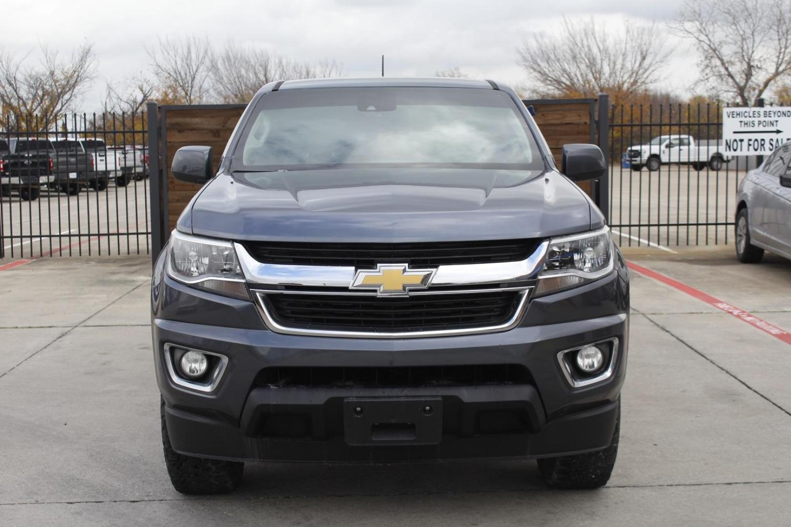 2016 GRAY Chevrolet Colorado LT Crew Cab 2WD Long Box (1GCGSCE34G1) with an 3.6L V6 DOHC 24V GAS engine, 6-Speed Automatic transmission, located at 2401 E Main St., Grand Prairie, TX, 75050, (972) 262-4440, 32.748981, -96.969643 - Photo#0