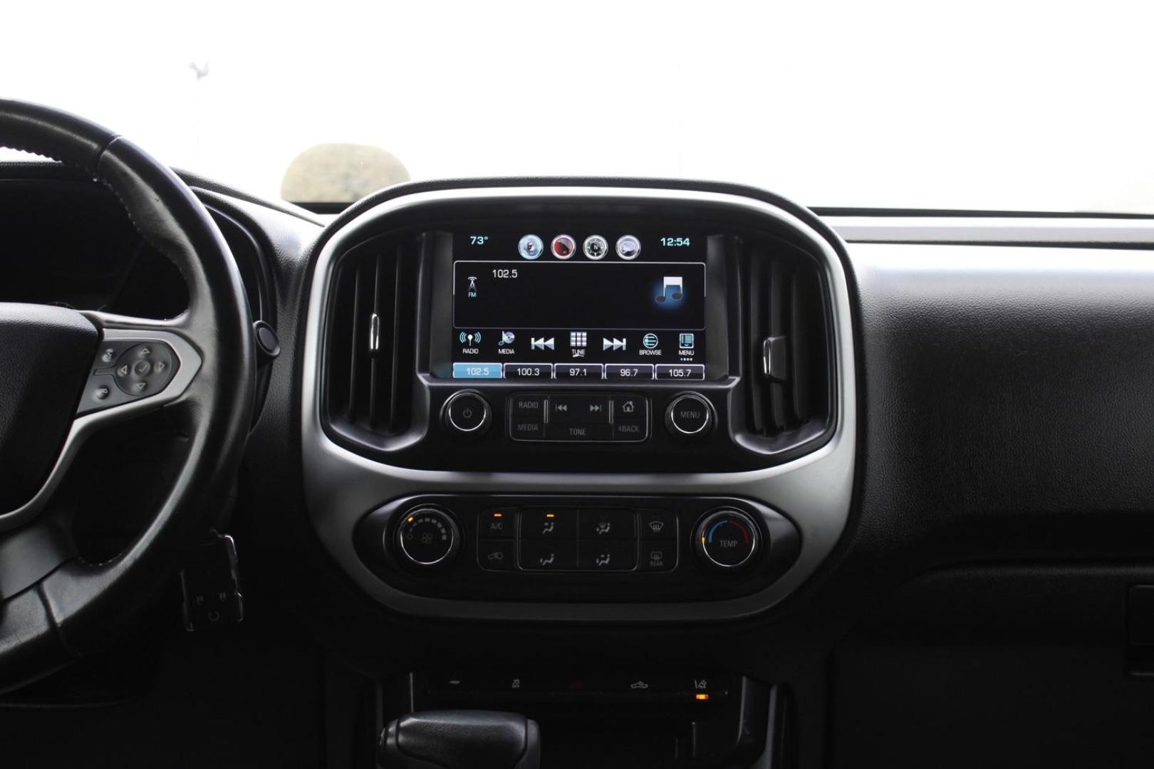 2016 GRAY Chevrolet Colorado LT Crew Cab 2WD Long Box (1GCGSCE34G1) with an 3.6L V6 DOHC 24V GAS engine, 6-Speed Automatic transmission, located at 2401 E Main St., Grand Prairie, TX, 75050, (972) 262-4440, 32.748981, -96.969643 - Photo#14