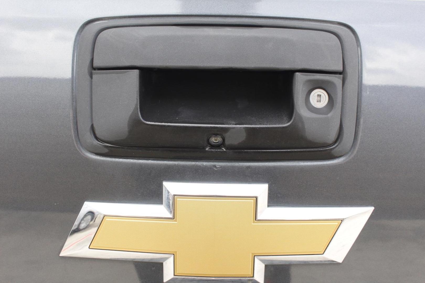 2016 GRAY Chevrolet Colorado LT Crew Cab 2WD Long Box (1GCGSCE34G1) with an 3.6L V6 DOHC 24V GAS engine, 6-Speed Automatic transmission, located at 2401 E Main St., Grand Prairie, TX, 75050, (972) 262-4440, 32.748981, -96.969643 - Photo#6
