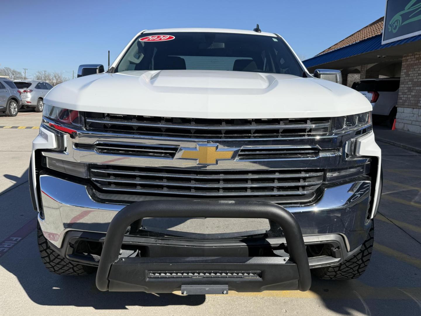 2020 White Chevrolet Silverado 1500 (3GCPWCEK9LG) with an 2.7L L4 DOHC 16V TURBO engine, located at 2401 E Main St., Grand Prairie, TX, 75050, (972) 262-4440, 32.748981, -96.969643 - Photo#5