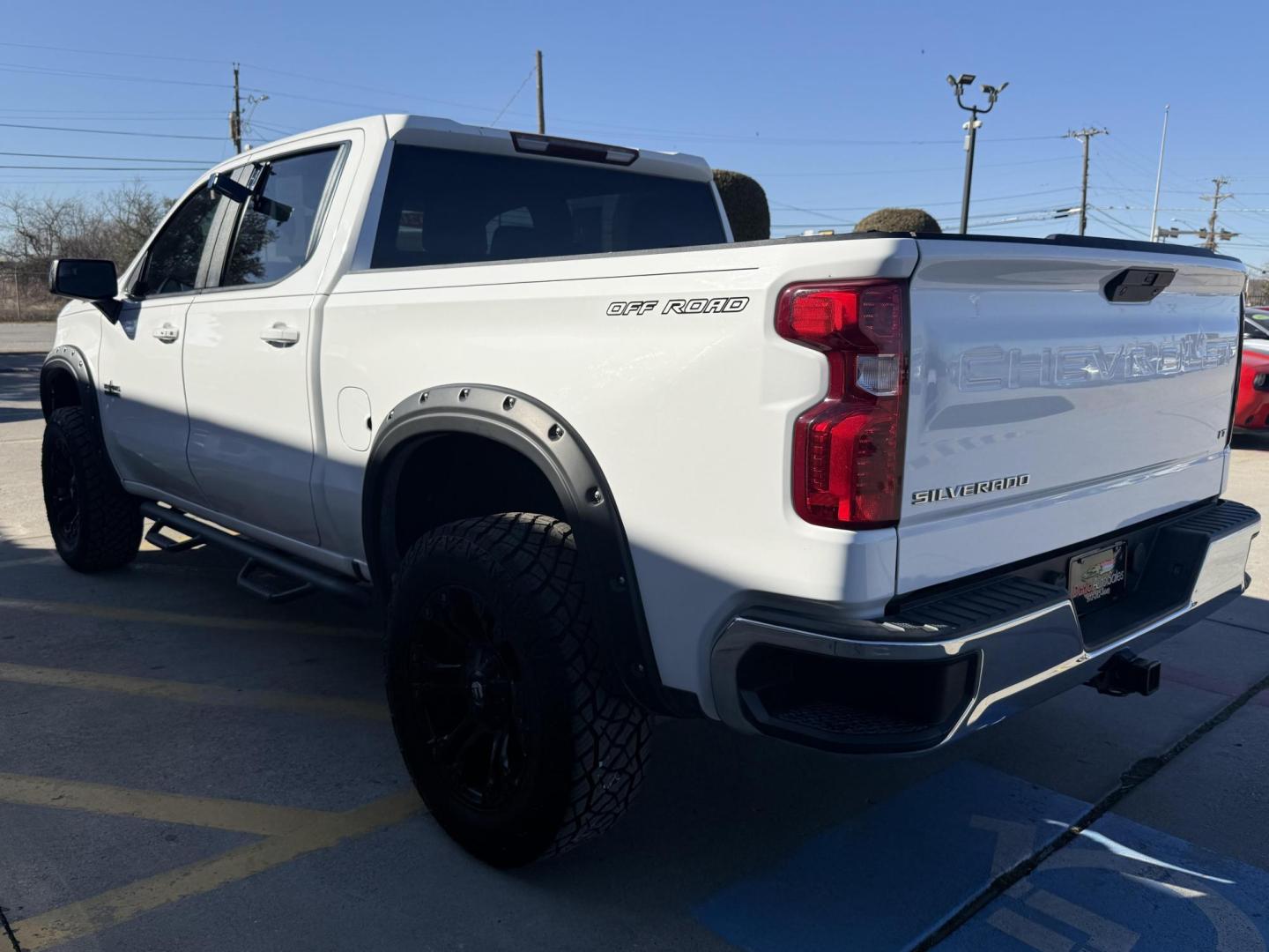 2020 White Chevrolet Silverado 1500 (3GCPWCEK9LG) with an 2.7L L4 DOHC 16V TURBO engine, located at 2401 E Main St., Grand Prairie, TX, 75050, (972) 262-4440, 32.748981, -96.969643 - Photo#13