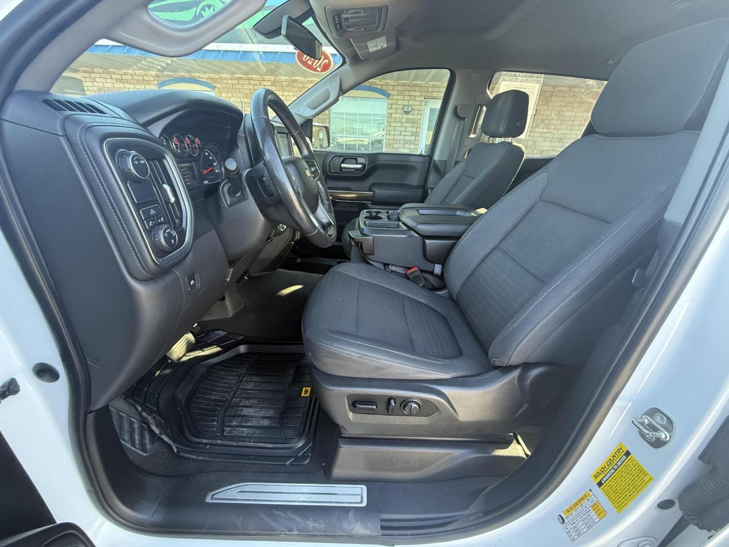 2020 White Chevrolet Silverado 1500 (3GCPWCEK9LG) with an 2.7L L4 DOHC 16V TURBO engine, located at 2401 E Main St., Grand Prairie, TX, 75050, (972) 262-4440, 32.748981, -96.969643 - Photo#19