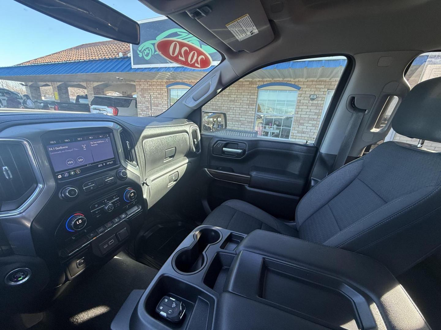 2020 White Chevrolet Silverado 1500 (3GCPWCEK9LG) with an 2.7L L4 DOHC 16V TURBO engine, located at 2401 E Main St., Grand Prairie, TX, 75050, (972) 262-4440, 32.748981, -96.969643 - Photo#24