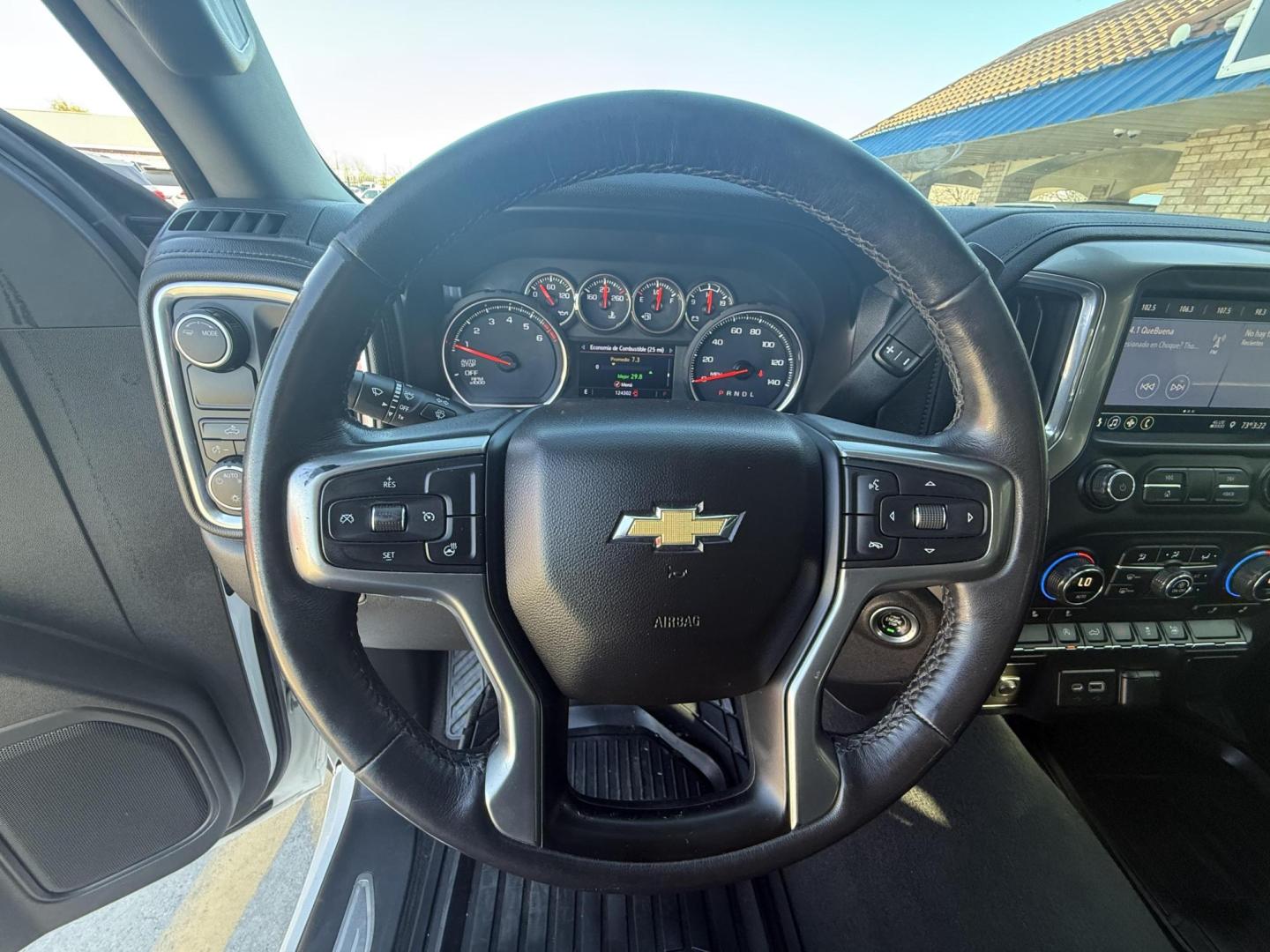 2020 White Chevrolet Silverado 1500 (3GCPWCEK9LG) with an 2.7L L4 DOHC 16V TURBO engine, located at 2401 E Main St., Grand Prairie, TX, 75050, (972) 262-4440, 32.748981, -96.969643 - Photo#27