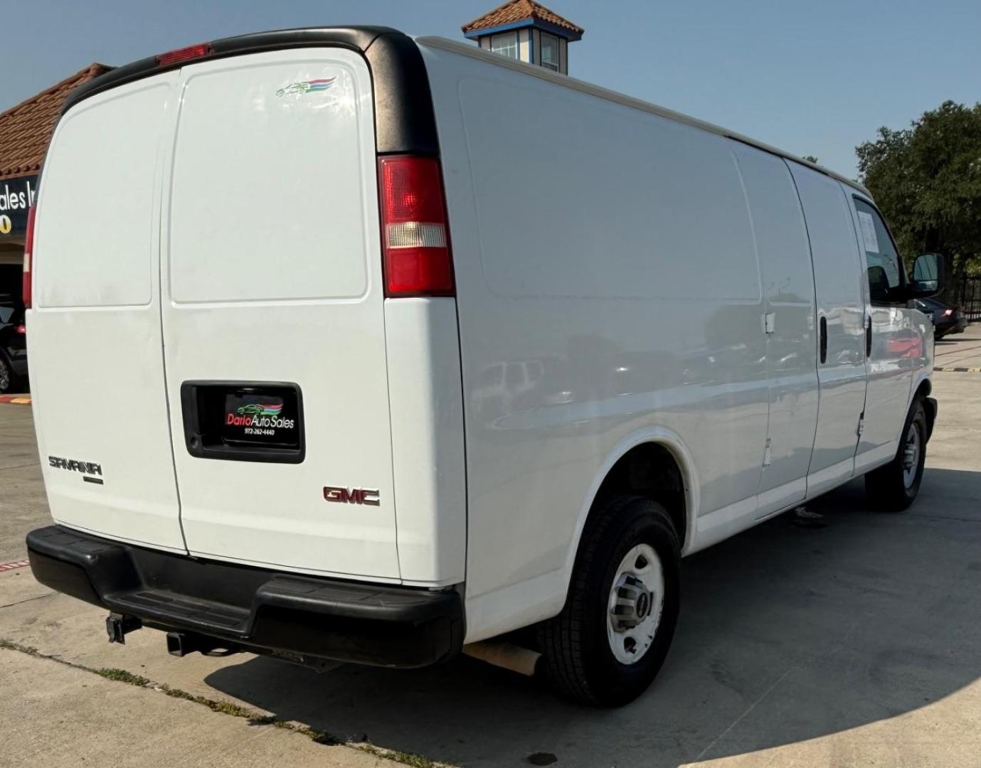 2014 WHITE GMC Savana G2500 Extended Cargo (1GTW7GCA7E1) with an 4.8L V8 OHV 16V FFV engine, 6-Speed Automatic transmission, located at 2401 E Main St., Grand Prairie, TX, 75050, (972) 262-4440, 32.748981, -96.969643 - Photo#10