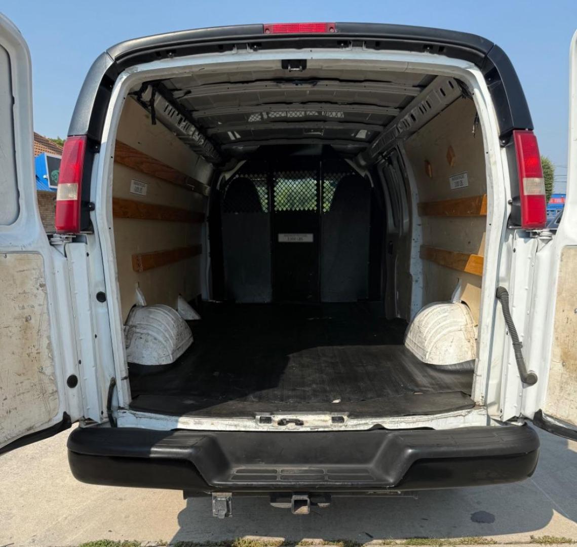2014 WHITE GMC Savana G2500 Extended Cargo (1GTW7GCA7E1) with an 4.8L V8 OHV 16V FFV engine, 6-Speed Automatic transmission, located at 2401 E Main St., Grand Prairie, TX, 75050, (972) 262-4440, 32.748981, -96.969643 - Photo#25