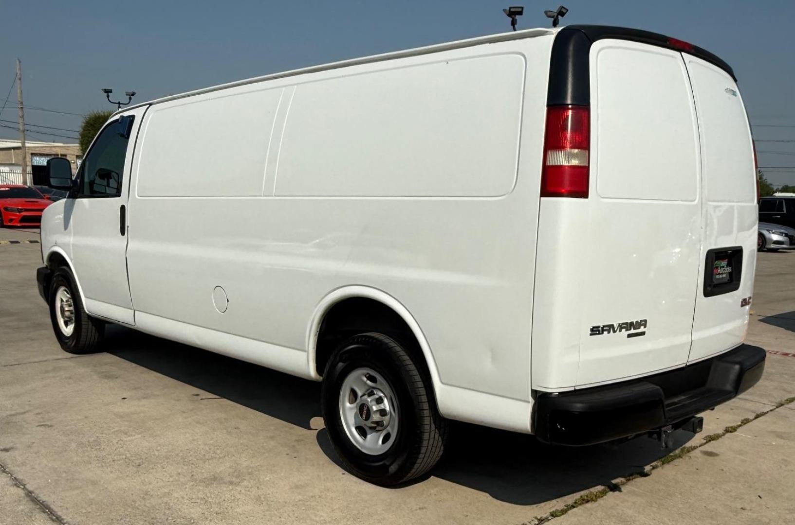 2014 White Gmc Savana (1GTW7GCA7E1) with an 4.8L V8 OHV 16V FFV engine, located at 2401 E Main St., Grand Prairie, TX, 75050, (972) 262-4440, 32.748981, -96.969643 - Photo#24