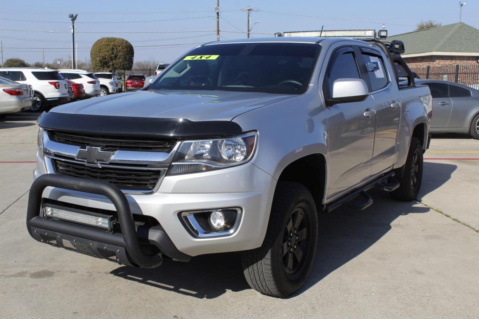 2019 silver Chevrolet Colorado Work Truck Crew Cab 4WD Short Box (1GCGTBEN3K1) with an 3.6L V6 DOHC 24V GAS engine, 6-Speed Automatic transmission, located at 2401 E Main St., Grand Prairie, TX, 75050, (972) 262-4440, 32.748981, -96.969643 - Photo#1