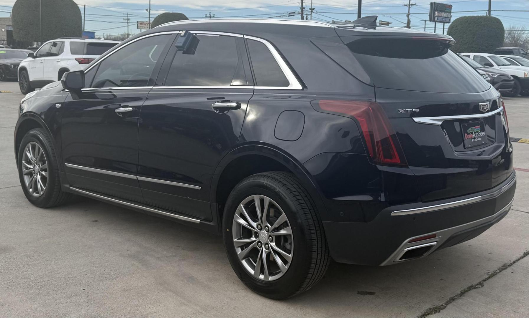 2021 Blue Cadillac Xt5 (1GYKNCRS9MZ) with an 3.6L V6 DOHC 24V engine, located at 2401 E Main St., Grand Prairie, TX, 75050, (972) 262-4440, 32.748981, -96.969643 - Photo#4