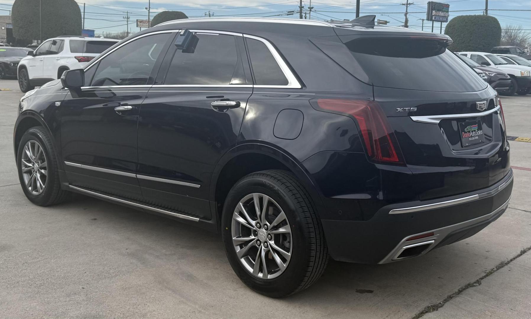 2021 Blue Cadillac Xt5 (1GYKNCRS9MZ) with an 3.6L V6 DOHC 24V engine, located at 2401 E Main St., Grand Prairie, TX, 75050, (972) 262-4440, 32.748981, -96.969643 - Photo#5
