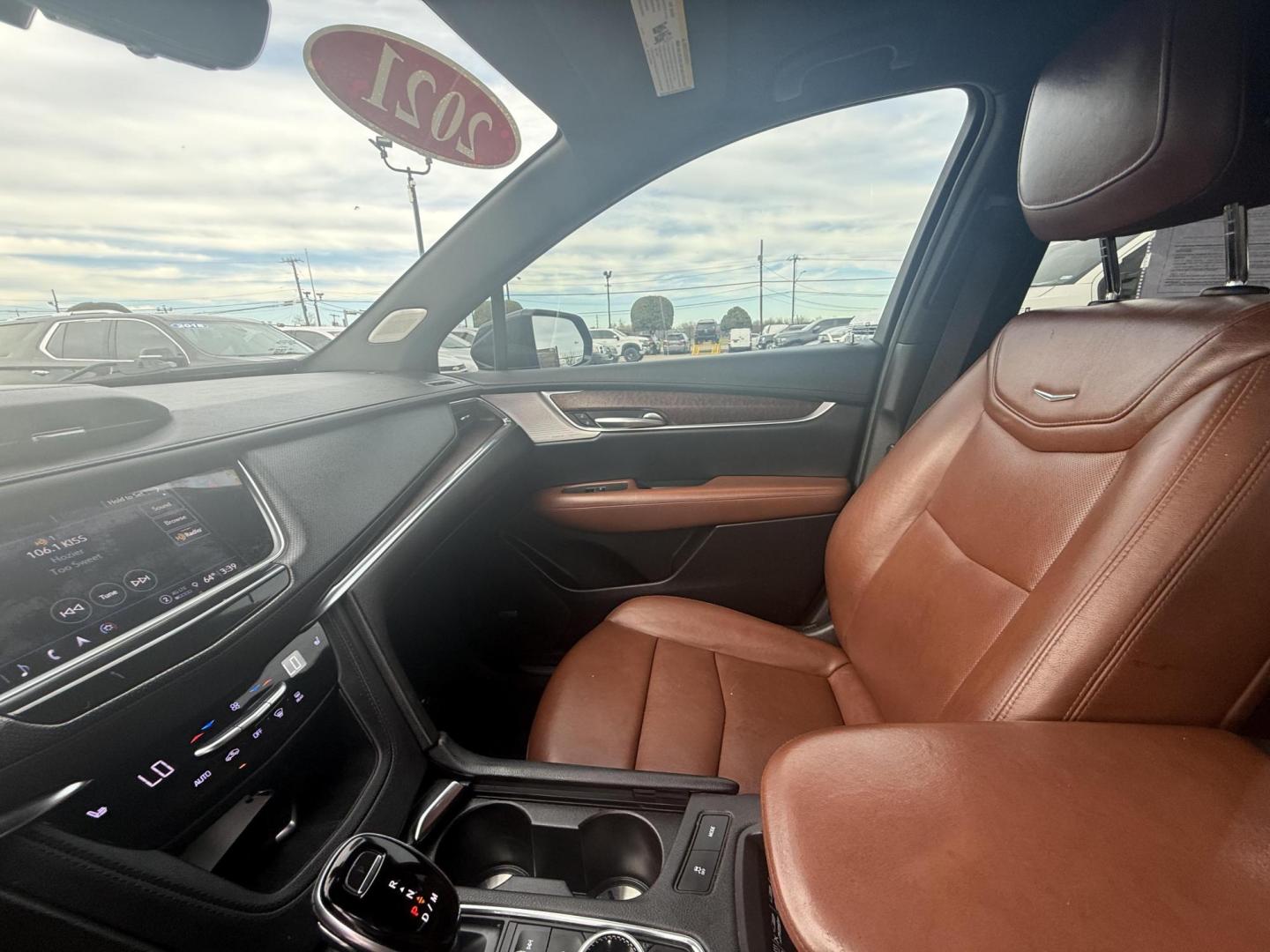 2021 Blue Cadillac Xt5 (1GYKNCRS9MZ) with an 3.6L V6 DOHC 24V engine, located at 2401 E Main St., Grand Prairie, TX, 75050, (972) 262-4440, 32.748981, -96.969643 - Photo#13