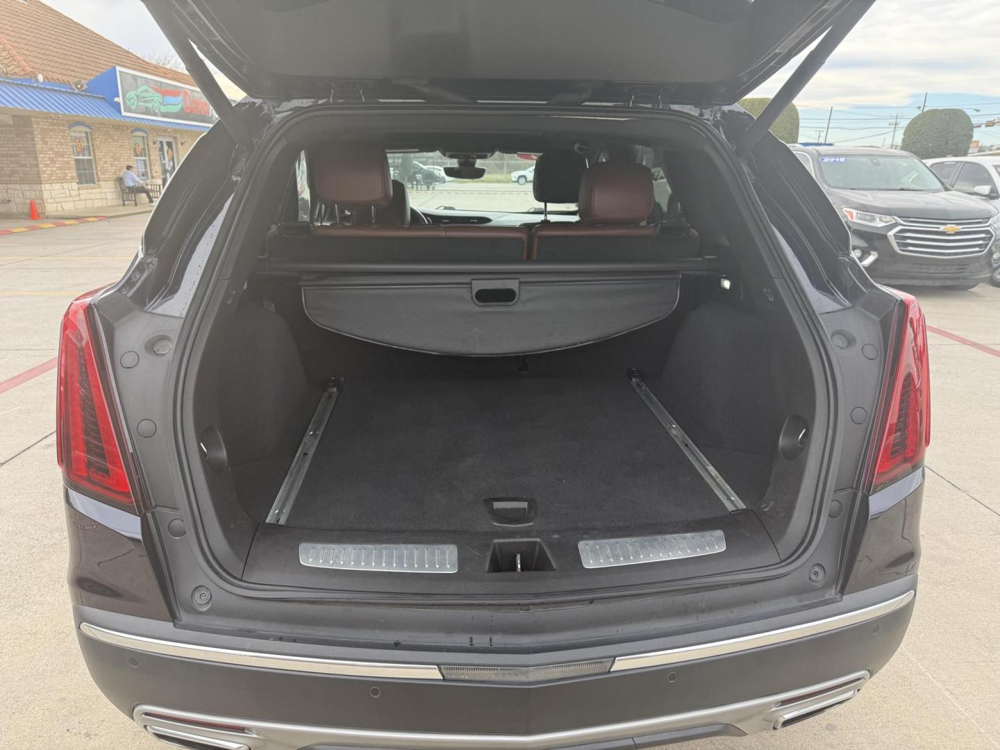 2021 Blue Cadillac Xt5 (1GYKNCRS9MZ) with an 3.6L V6 DOHC 24V engine, located at 2401 E Main St., Grand Prairie, TX, 75050, (972) 262-4440, 32.748981, -96.969643 - Photo#23