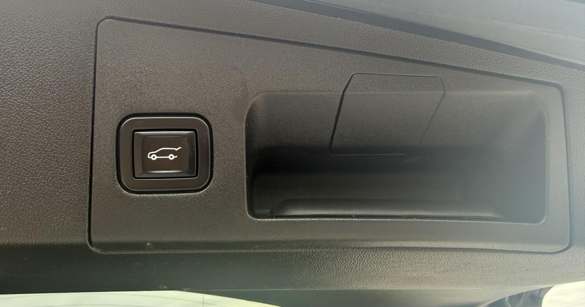 2021 Blue Cadillac Xt5 (1GYKNCRS9MZ) with an 3.6L V6 DOHC 24V engine, located at 2401 E Main St., Grand Prairie, TX, 75050, (972) 262-4440, 32.748981, -96.969643 - Photo#24