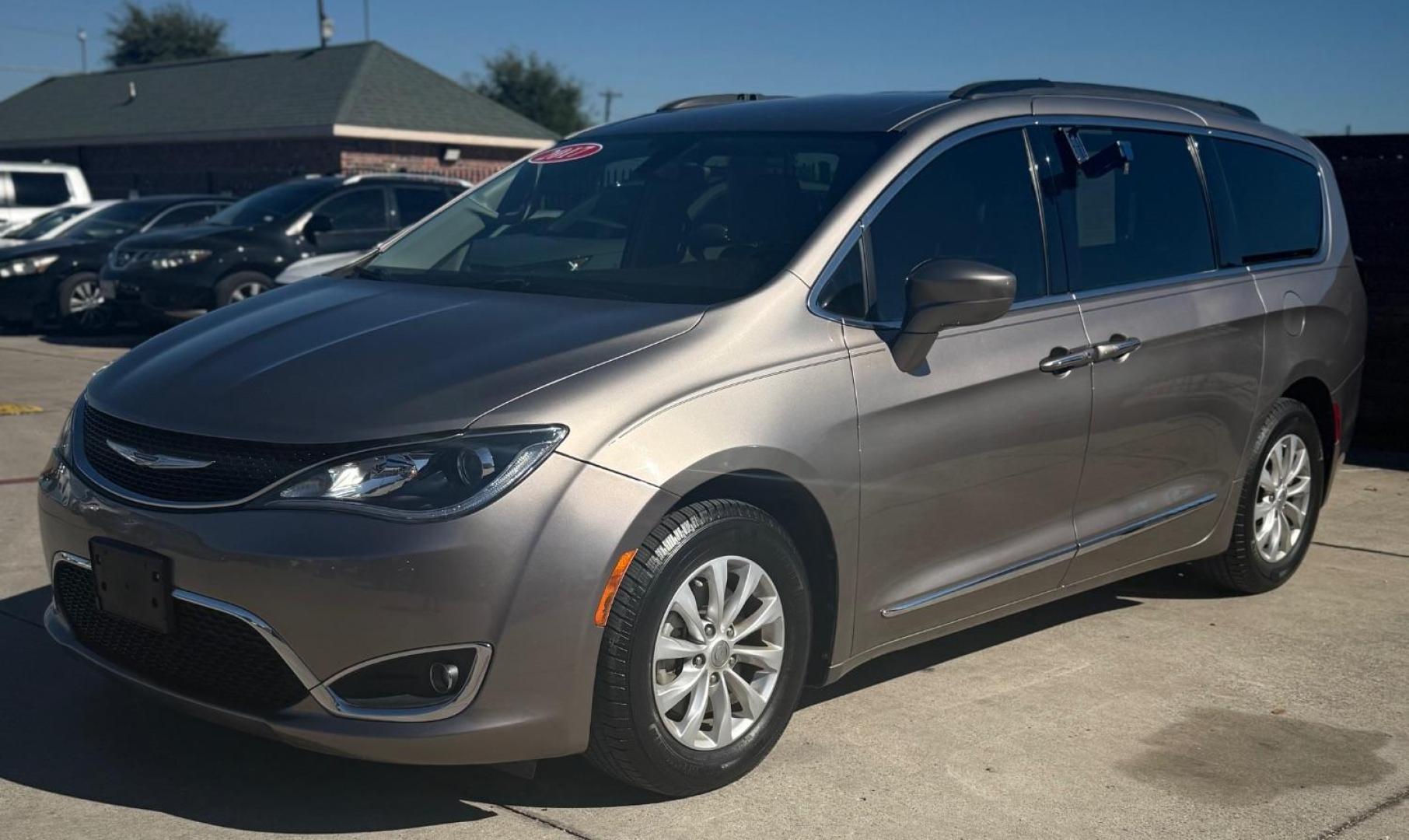 2017 Gray Chrysler Pacifica Touring-L (2C4RC1BG3HR) with an 3.6L V6 DOHC 24V engine, 9-Speed Automatic transmission, located at 2401 E Main St., Grand Prairie, TX, 75050, (972) 262-4440, 32.748981, -96.969643 - Photo#2
