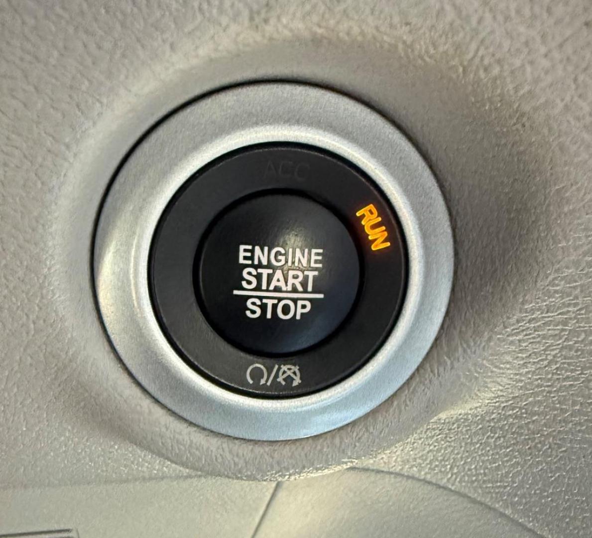 2017 Gray Chrysler Pacifica Touring-L (2C4RC1BG3HR) with an 3.6L V6 DOHC 24V engine, 9-Speed Automatic transmission, located at 2401 E Main St., Grand Prairie, TX, 75050, (972) 262-4440, 32.748981, -96.969643 - Photo#19