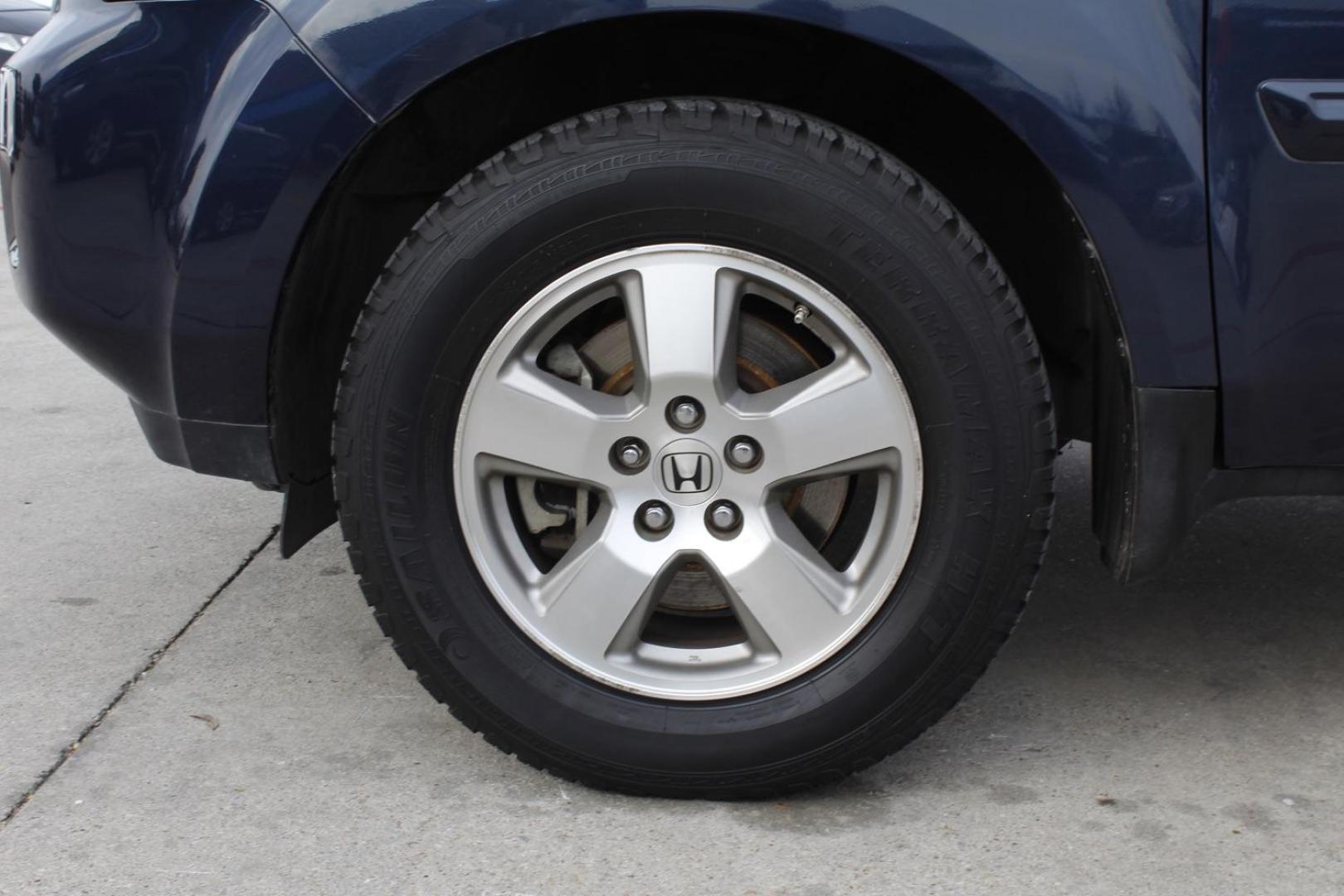 2011 BLUE Honda Pilot EX-L 2WD 5-Spd AT (5FNYF3H58BB) with an 3.5L V6 SOHC 24V engine, 5-Speed Automatic transmission, located at 2401 E Main St., Grand Prairie, TX, 75050, (972) 262-4440, 32.748981, -96.969643 - Photo#3