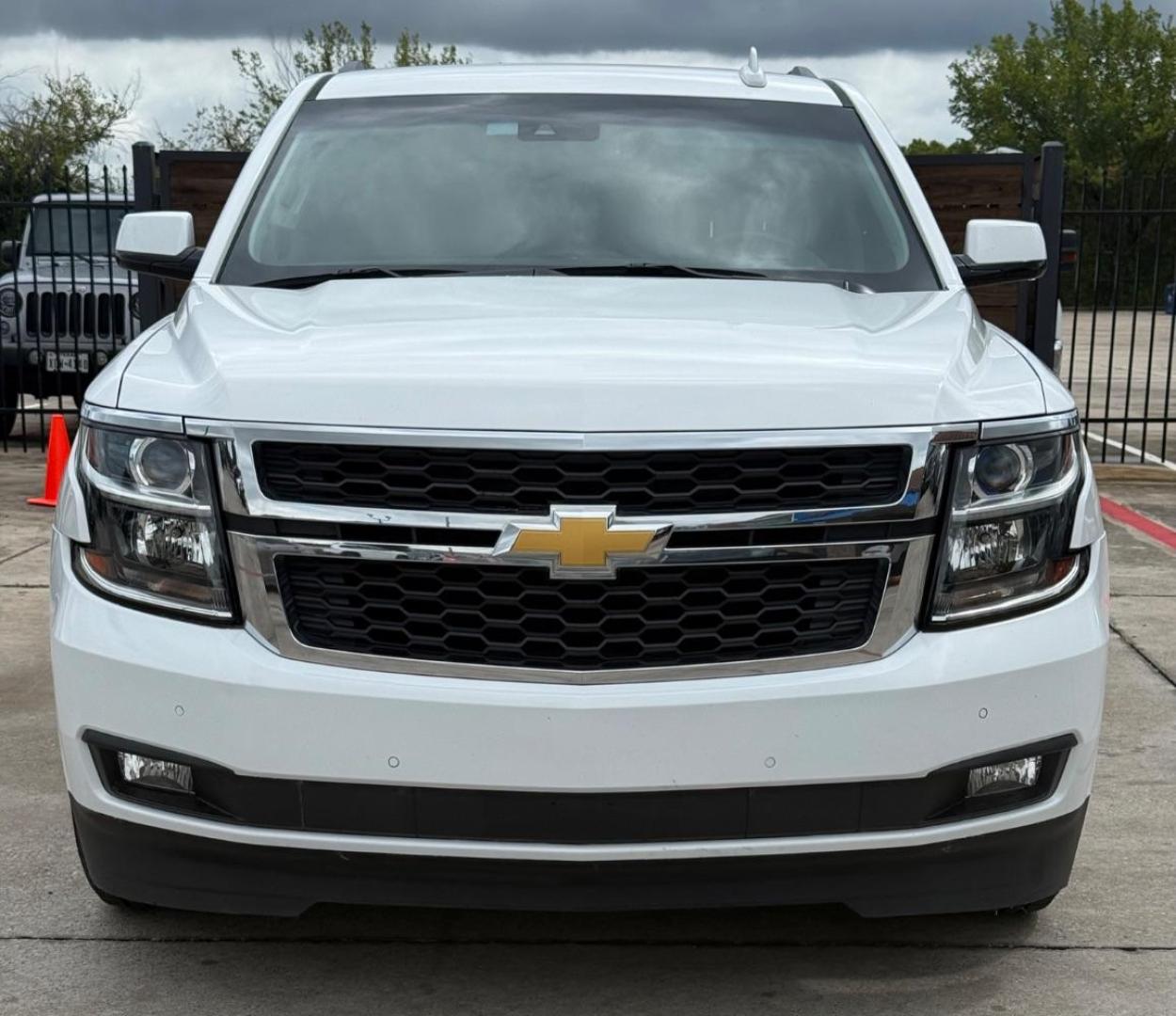 2015 White Chevrolet Tahoe LT (1GNSCBKC4FR) , located at 2401 E Main St., Grand Prairie, TX, 75050, (972) 262-4440, 32.748981, -96.969643 - Photo#0