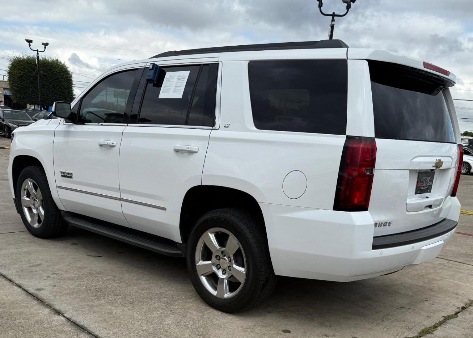 2015 White Chevrolet Tahoe LT (1GNSCBKC4FR) , located at 2401 E Main St., Grand Prairie, TX, 75050, (972) 262-4440, 32.748981, -96.969643 - Photo#7