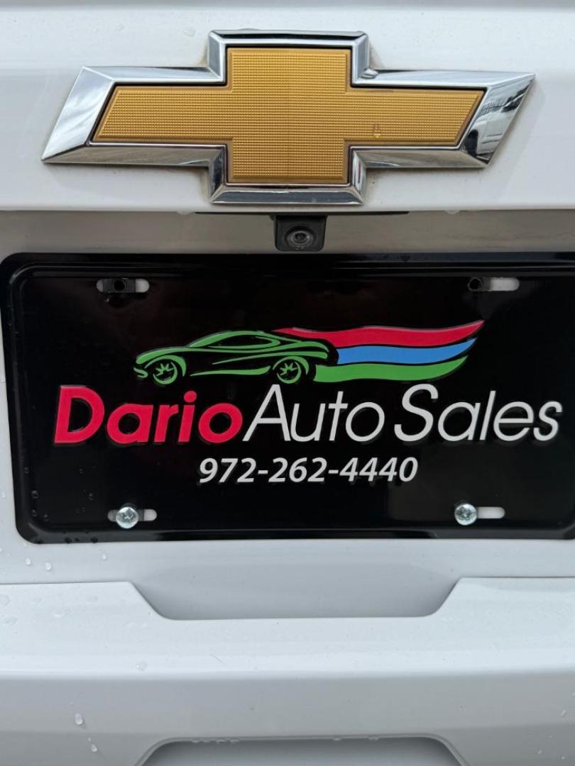 2015 White Chevrolet Tahoe LT (1GNSCBKC4FR) , located at 2401 E Main St., Grand Prairie, TX, 75050, (972) 262-4440, 32.748981, -96.969643 - Photo#11