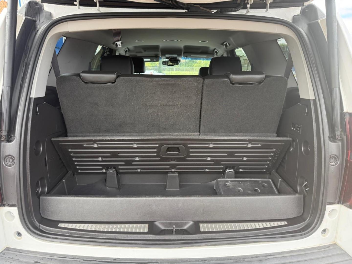 2015 White Chevrolet Tahoe LT (1GNSCBKC4FR) , located at 2401 E Main St., Grand Prairie, TX, 75050, (972) 262-4440, 32.748981, -96.969643 - Photo#34