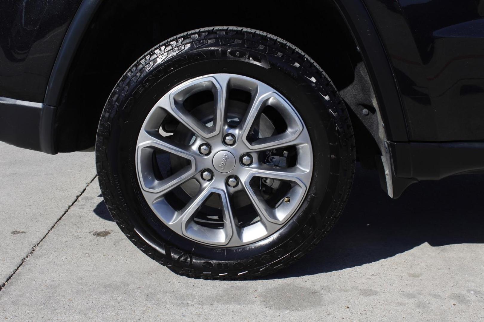 2015 Black Jeep Grand Cherokee Limited (1C4RJFBG8FC) , located at 2401 E Main St., Grand Prairie, TX, 75050, (972) 262-4440, 32.748981, -96.969643 - Photo#11