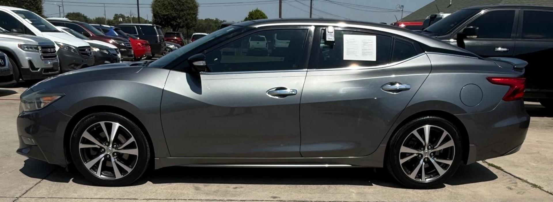 2016 Gray Nissan Maxima 3.5 SL (1N4AA6AP4GC) with an VQ 3.5L V-6 DOHC engine, located at 2401 E Main St., Grand Prairie, TX, 75050, (972) 262-4440, 32.748981, -96.969643 - Photo#4