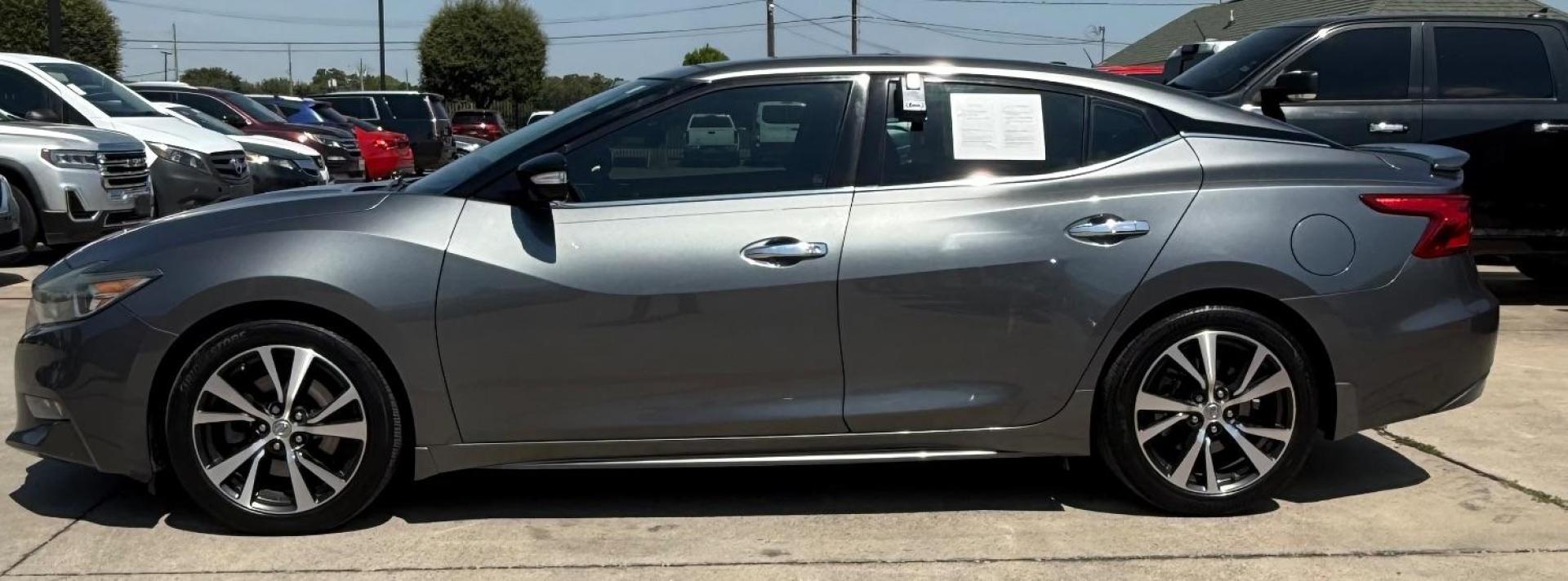 2016 Gray Nissan Maxima 3.5 SL (1N4AA6AP4GC) with an VQ 3.5L V-6 DOHC engine, located at 2401 E Main St., Grand Prairie, TX, 75050, (972) 262-4440, 32.748981, -96.969643 - Photo#5