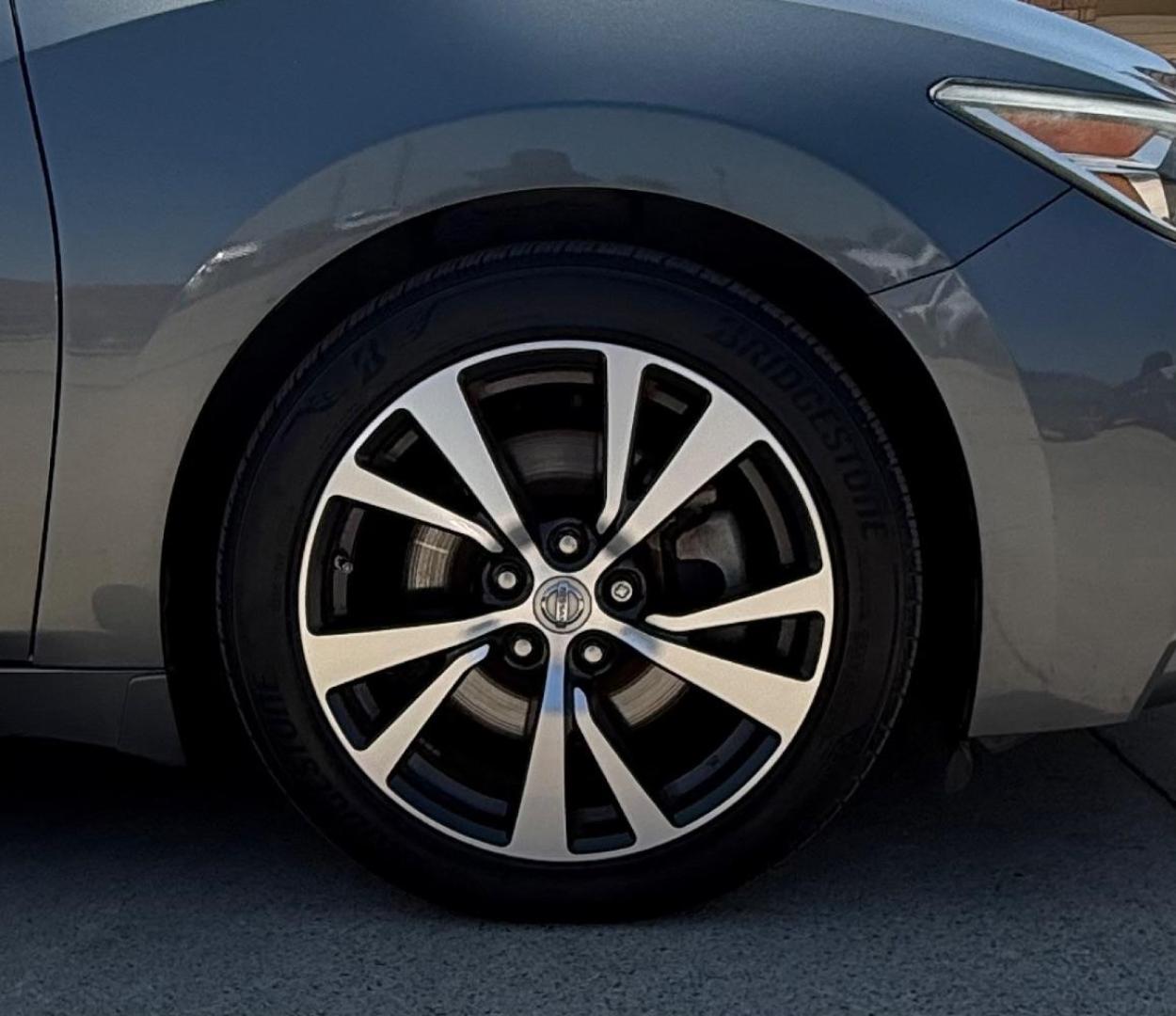 2016 Gray Nissan Maxima 3.5 SL (1N4AA6AP4GC) with an VQ 3.5L V-6 DOHC engine, located at 2401 E Main St., Grand Prairie, TX, 75050, (972) 262-4440, 32.748981, -96.969643 - Photo#16